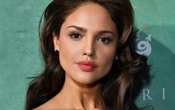 Eiza González nóng bỏng trong ngoại truyện 'Fast & Furious'